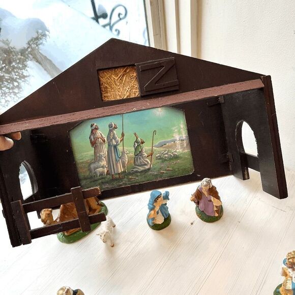 Vintage 50s Italian-Made Nativity Set Wooden Stable Painted Paper Figurines - Picture 4 of 12